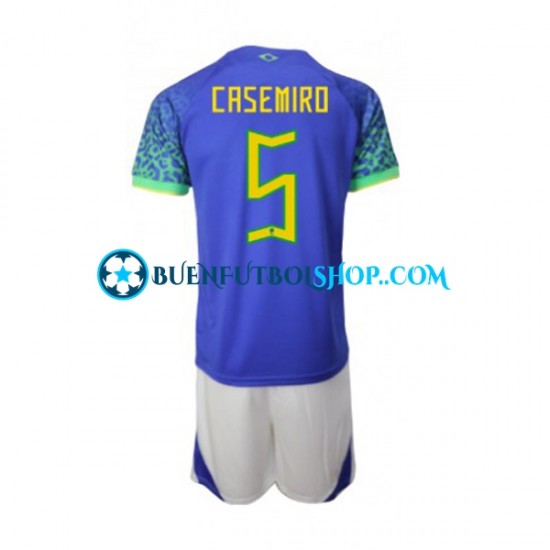 Camiseta de Fútbol Brasil Casemiro 5 World Cup 2022 Segunda Equipación Manga Corta Niño