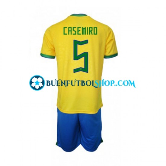 Camiseta de Fútbol Brasil Casemiro 5 World Cup 2022 Primera Equipación Manga Corta Niño